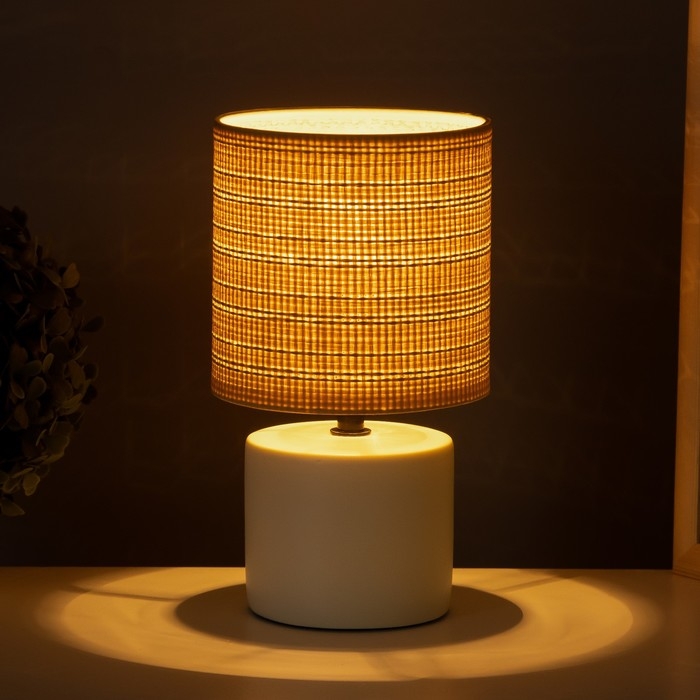 Лампа настольная Лампа настольная "Хавьер" 1х40Вт Е14 белый 13х13х23см