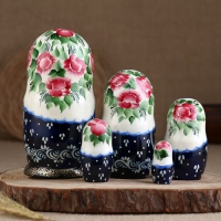 Матрёшка «Парочка», красный платок,5 кукольная, люкс Матрёшка «Парочка», красный платок,5 кукольная, люкс