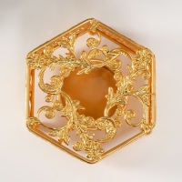 Подсвечник металл на 1 свечу "Шестигранник. Пушистые листья" золото d=5,5 см 10,7х12х5,6 см 104953 Подсвечник металл на 1 свечу "Шестигранник. Пушистые листья" золото d=5,5 см 10,7х12х5,6 см 104953