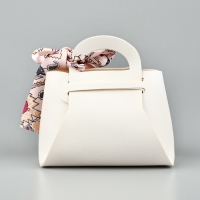 Сумочка подарочная «Белая», 12 х 13 х 5.5 см Сумочка подарочная «Белая», 12 х 13 х 5.5 см