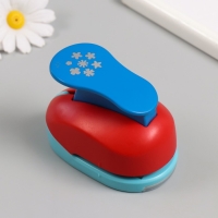 Дырокол фигурный рисунок 3,8х3,8 см "Снегопад" 7х5,2х9,2 см, МИКС Дырокол фигурный рисунок 3,8х3,8 см "Снегопад" 7х5,2х9,2 см, МИКС