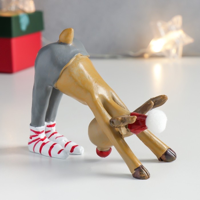 Сувенир полистоун Сувенир полистоун "Олень - йог. Адхо Мукха Шванасана" 8,5х5х10 см