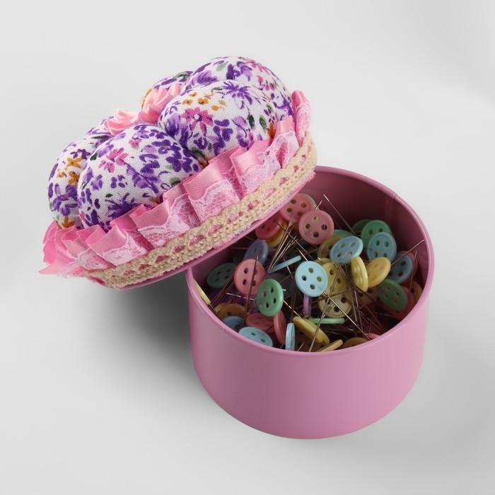 Игольница со шкатулкой для хранения мелочей, 8 &times; 7,8 &times; 7,8 см, цвет розовый
