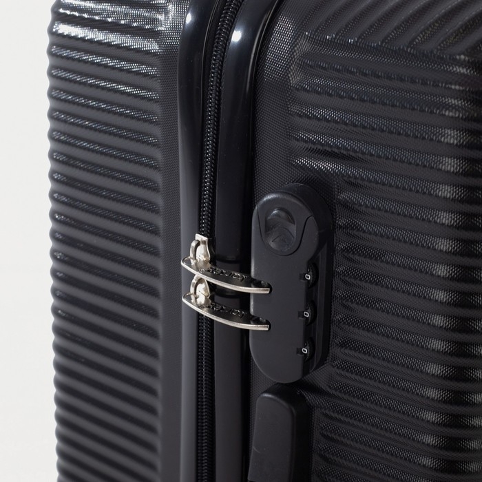 Чемодан средний 60 л (M), &laquo;Фабрика КАРТЕКС&raquo;, отдел на молнии, кодовый замок, 4 колеса, цвет чёрный