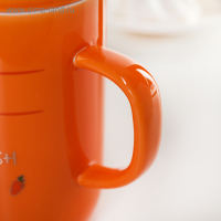 Кружка керамическая с крышкой и ложкой «Морковка», 380 мл, цвет белый Кружка керамическая с крышкой и ложкой «Морковка», 380 мл, цвет белый