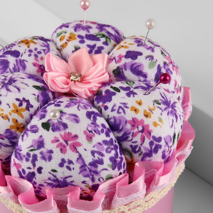 Игольница со шкатулкой для хранения мелочей, 8 &times; 7,8 &times; 7,8 см, цвет розовый