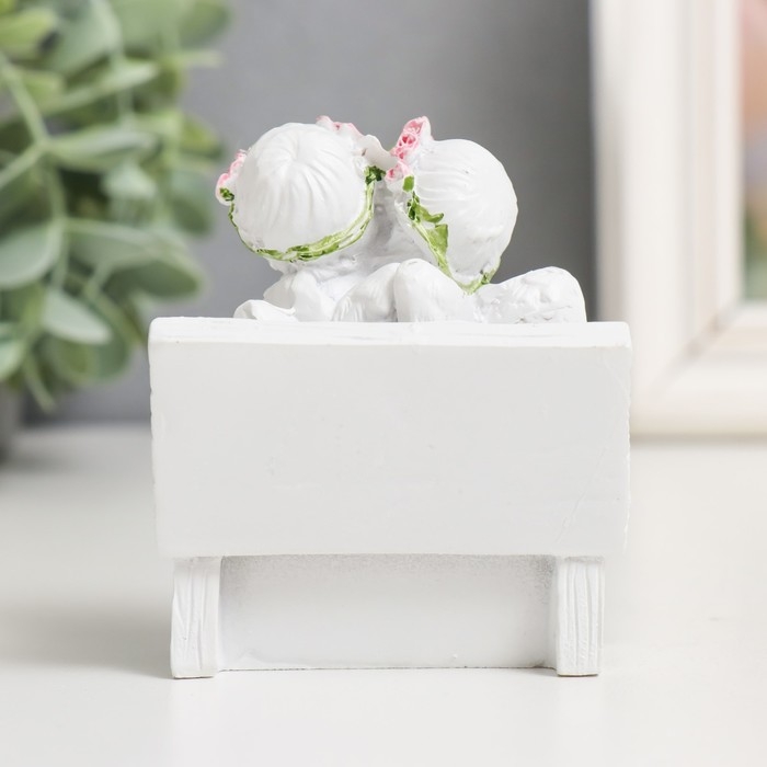 Сувенир Сувенир "2 ангелочка в розовом веночке на скамейке" МИКС 8х7х5 см