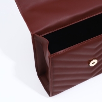 Сумка-мессенджер на магните, цвет коричневый