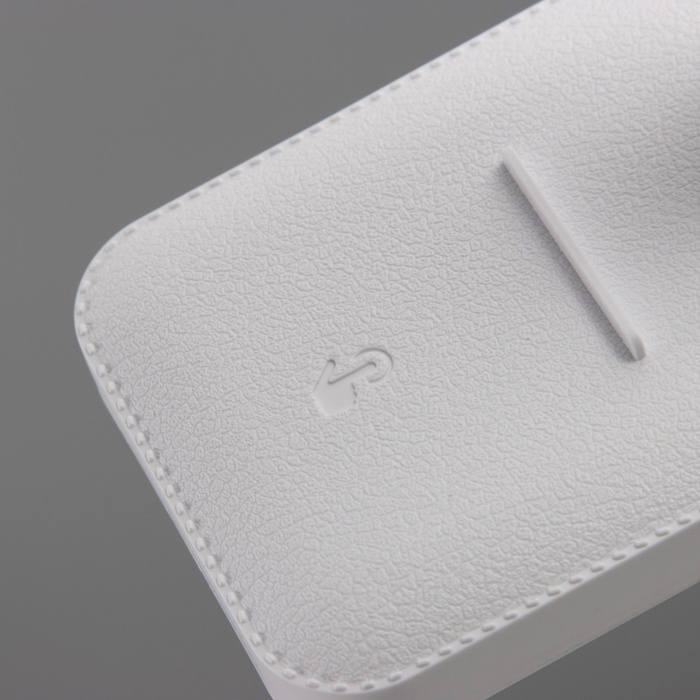 Светильник настольный с подставкой под телефон "Уно" 4Вт LED USB 2700-6500К белый