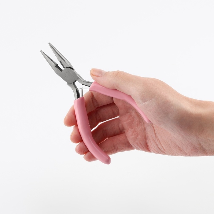 Тонкогубцы с зазубринами, для рукоделия, 12,5 × 6,5 см, цвет серебряный/розовый Тонкогубцы с зазубринами, для рукоделия, 12,5 × 6,5 см, цвет серебряный/розовый