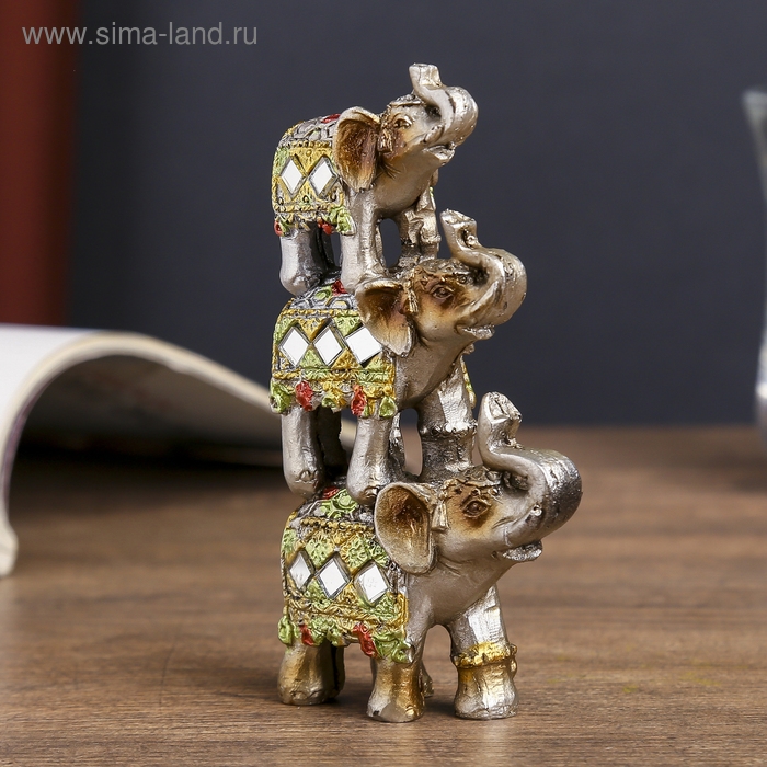 Сувенир полистоун "Пирамида из 3-х слонов в попонах с бахромой" 11,8х6,7х2,8 см