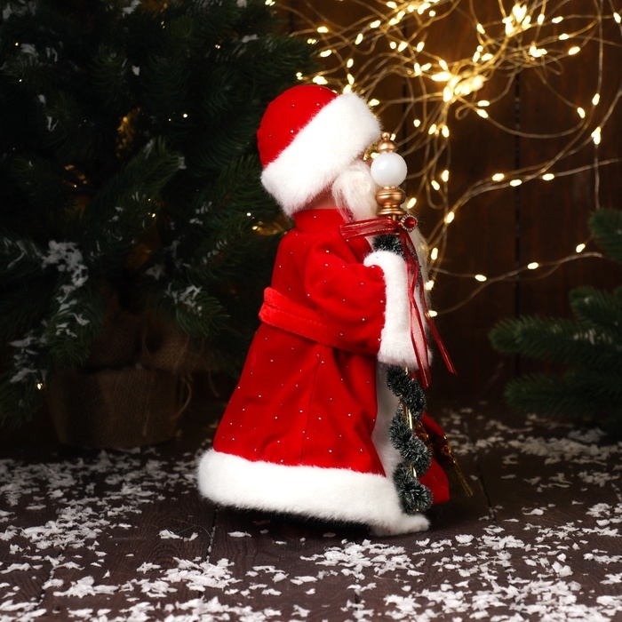 Дед Мороз "С украшенным посохом и мешком" двигается, с подсветкой, 30х16 см, красный