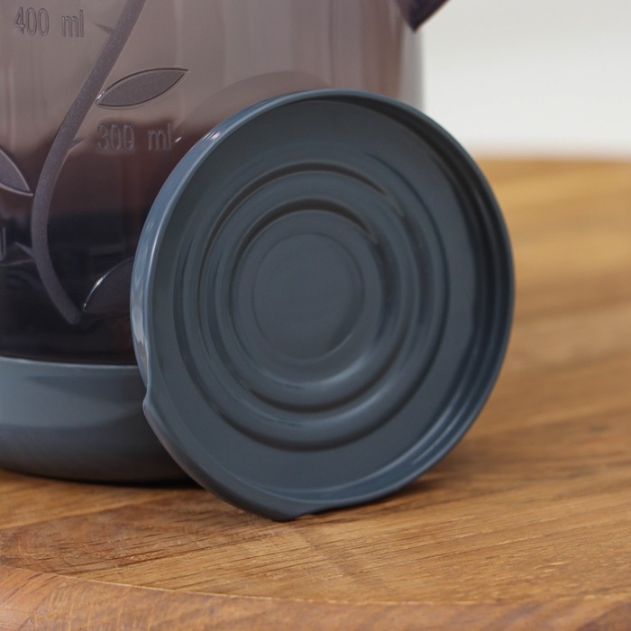 Кувшин для воды, с мерной шкалой, 700 мл, 15×9×20,5 см, цвет фиолетовый Кувшин для воды, с мерной шкалой, 700 мл, 15×9×20,5 см, цвет фиолетовый