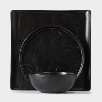 Блюдо фарфоровое для подачи Magistro Pietra lunare, 27,5×27,5 см, цвет чёрный Блюдо фарфоровое для подачи Magistro Pietra lunare, 27,5×27,5 см, цвет чёрный