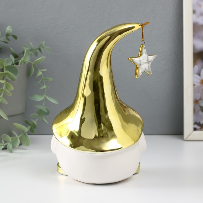 Сувенир керамика свет "Гном в золотом колпаке со звездой" белый 11,6х10,7х19,3 см