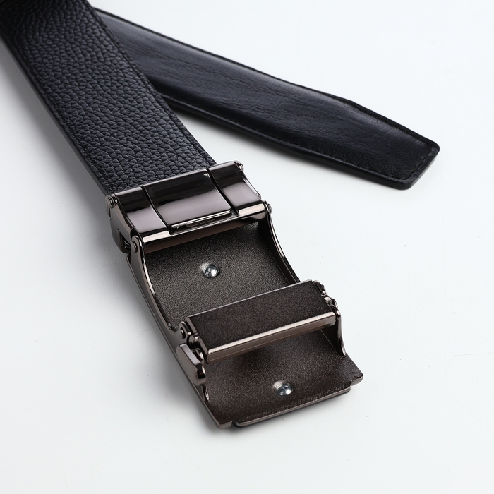 Ремень мужской, ширина 3,6 см, винт, пряжка автомат, цвет чёрный Ремень мужской, ширина 3,6 см, винт, пряжка автомат, цвет чёрный