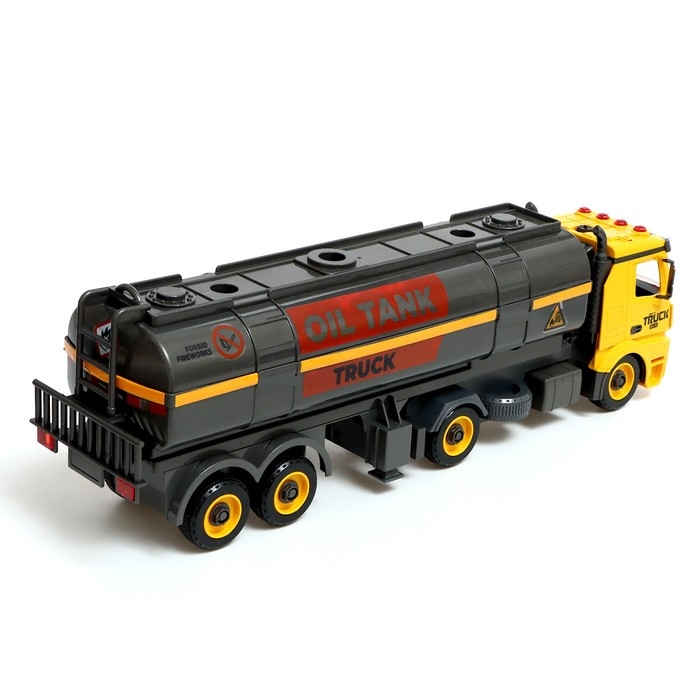 Конструктор винтовой &laquo;Бензоцистерна&raquo;, свет, звук, инерция, 75 деталей