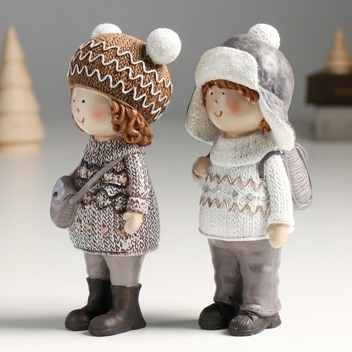 Сувенир полистоун "Малыш/Малышка в зимнем свитере и шапке" МИКС 8,5х8х19 см