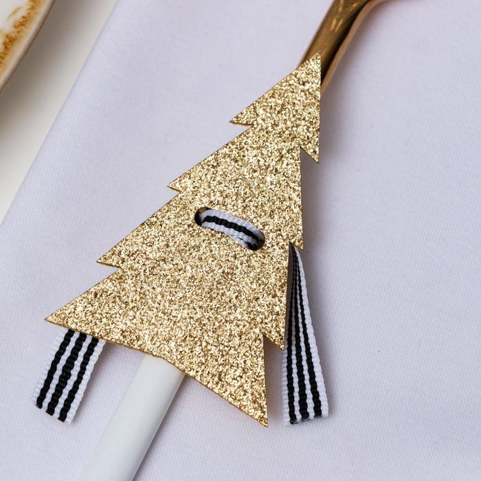 Новый год. Набор для декора столовых предметов &laquo;Елка&raquo;, 4 шт, цвет золото 5х7,5 см 100% п/э, фетр