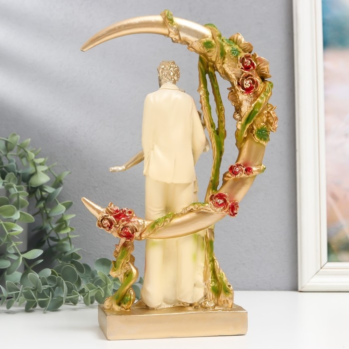 Сувенир полистоун Сувенир полистоун "Пара в белом у месяца в цветах" 7,5х18х28 см