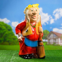 Садовая фигура "Бабка-Ежка стоя" 33х35х65см МИКС Садовая фигура "Бабка-Ежка стоя" 33х35х65см МИКС