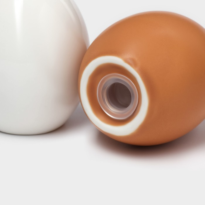 Набор фарфоровый для специй BellaTenero &laquo;Яйца&raquo;, 3 предмета: солонка 60 мл, перечница 60 мл, подставка, цвет белый и бежевый