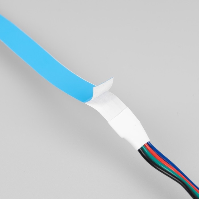 Светодиодная лента Apeyron Electrics 5 м, IP20, SMD5050, 60 LED/м, 14.4 Вт/м, 12 В, RGB Светодиодная лента Apeyron Electrics 5 м, IP20, SMD5050, 60 LED/м, 14.4 Вт/м, 12 В, RGB