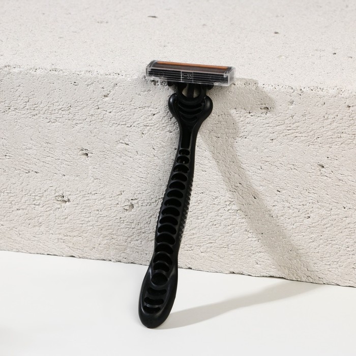 Подарочный набор косметики &laquo;Настоящему защитнику&raquo;, гель для бритья 110 мл и бритва, HARD LINE