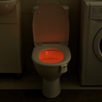 Светильник для туалета с датчиком движ., RGB, 3 Вт, IP68, от бат. 3*AAA, белый Светильник для туалета с датчиком движ., RGB, 3 Вт, IP68, от бат. 3*AAA, белый