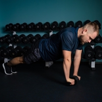 Ролик для пресса ONLYTOP, 34х13х13 см, с ковриком, цвет чёрный