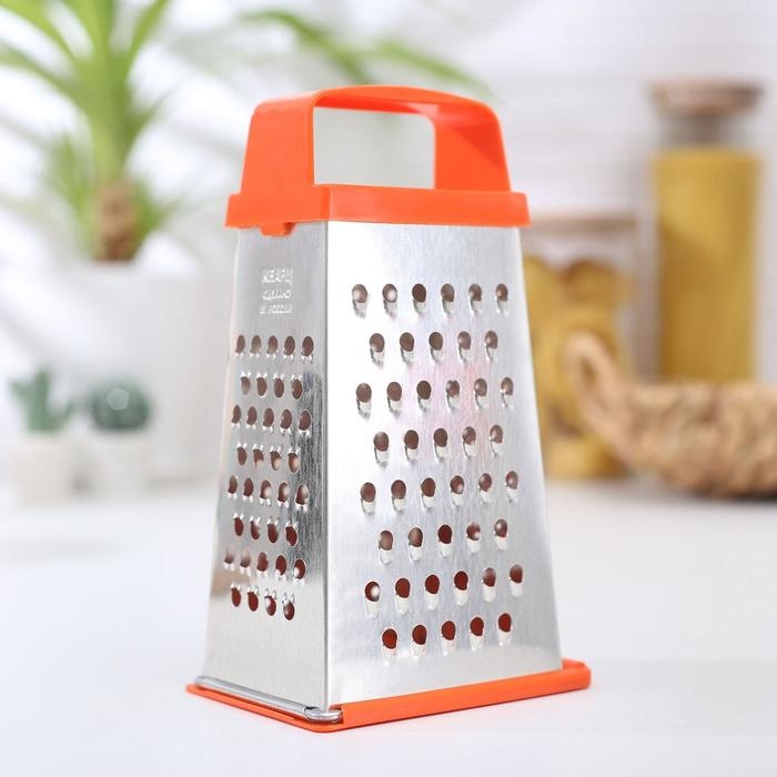 Тёрка &laquo;Универсал&raquo;, 4 грани, с крышкой-дозатором и пластиковой ручкой, 11&times;8,5&times;22 см, цвет МИКС