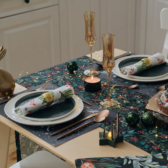 Новый год. Дорожка на стол новогодняя Этель "Winter berry" 40х147см, 100%хл, саржа 190 г/м2