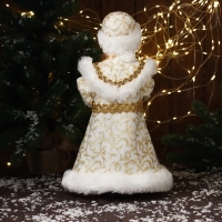 Снегурочка "В шубке с орнаментом" двигается, с подсветкой, 40х20 см, золото Снегурочка "В шубке с орнаментом" двигается, с подсветкой, 40х20 см, золото