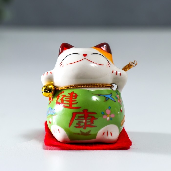 Сувенир керамика Сувенир керамика "Манэки-нэко в костюмчиках на подушечках" 4,5х3,8х4,6 см набор 5 шт