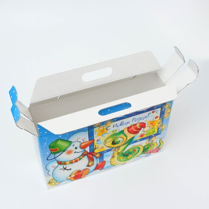 Новый год. Подарочная коробка Новогодняя Портфель широкий Новый год. Подарочная коробка Новогодняя Портфель широкий "Змеята" с игрой и анимацией 31 х 8,5 х 20,3 см.