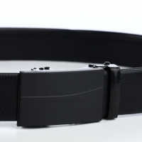 Ремень мужской, ширина 3,5 см, пряжка автомат, цвет чёрный Ремень мужской, ширина 3,5 см, пряжка автомат, цвет чёрный