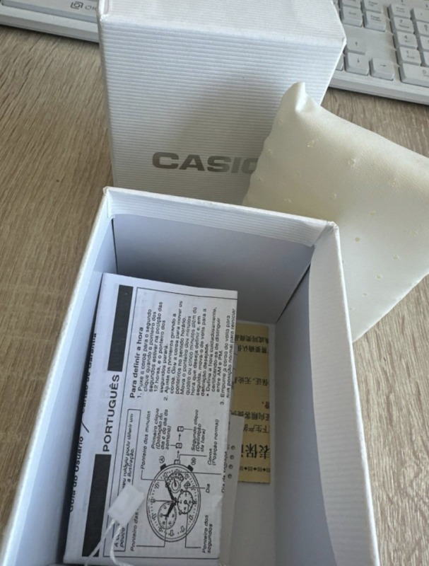 Коробка для часов белая 10*8*7,5 Коробка для часов белая 10*8*7,5