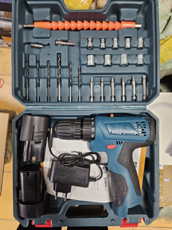 Шуруповерт аккумуляторный с набором бит Pro GSR 120-Li