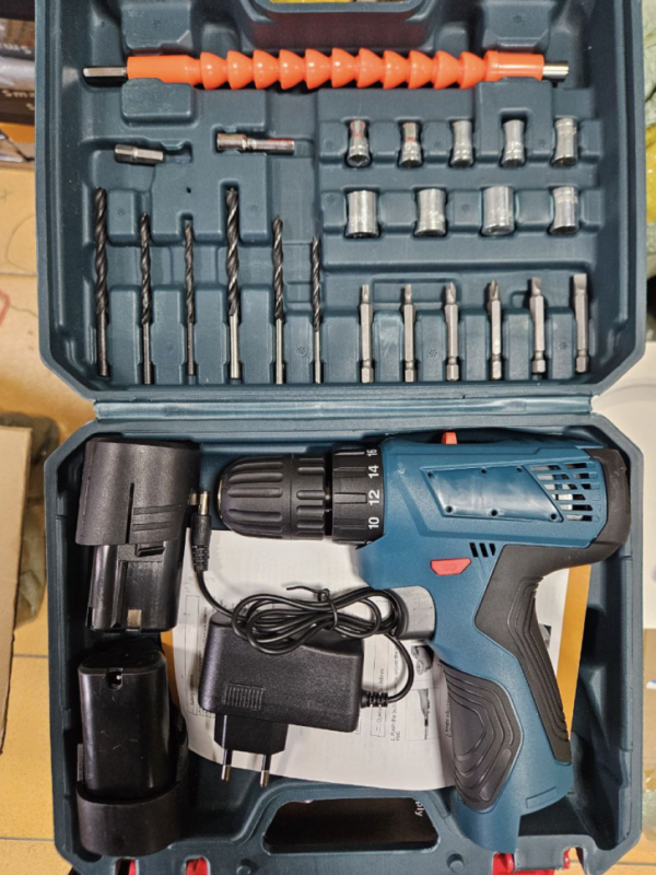 Шуруповерт аккумуляторный с набором бит Pro GSR 120-Li