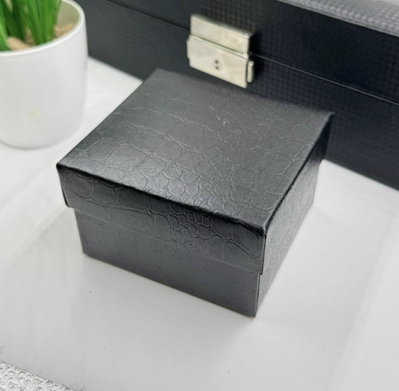 Коробка для часов черная 10*8*7,5