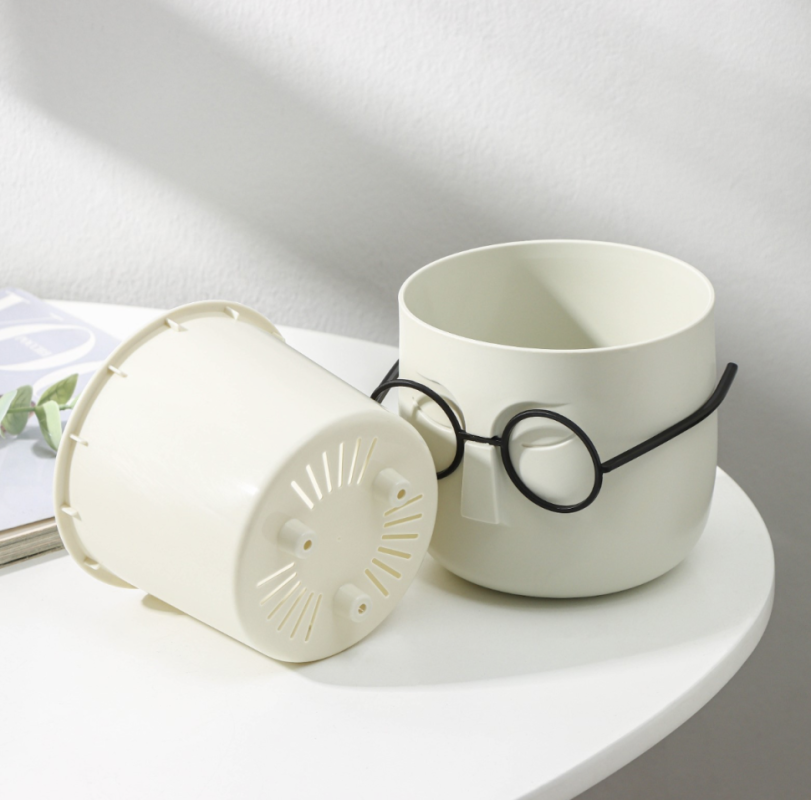 Кашпо для цветов со вставкой «Стив», 650 мл, d=11,5 см, h=10,5 см, цвет белый ротанг Кашпо для цветов со вставкой «Стив», 650 мл, d=11,5 см, h=10,5 см, цвет белый ротанг