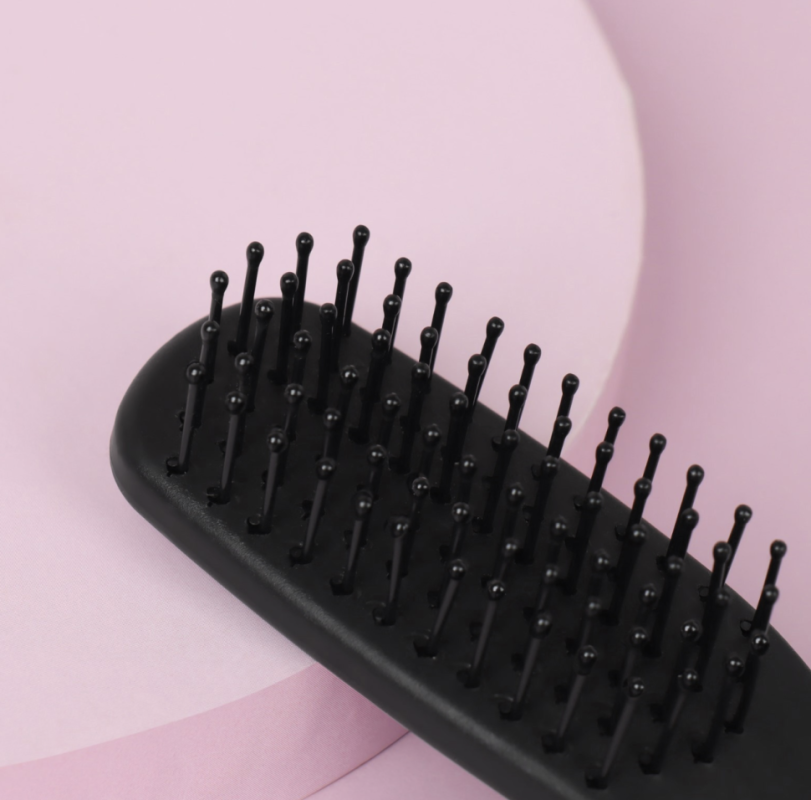 Расчёска-мини массажная, 3,5 x 13,2 см, цвет чёрный