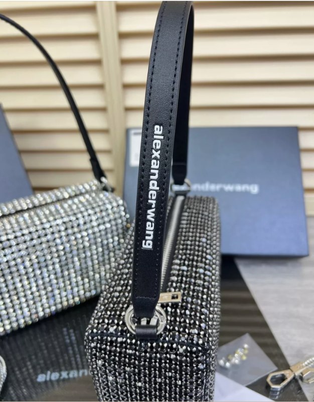Сумка со стразами
