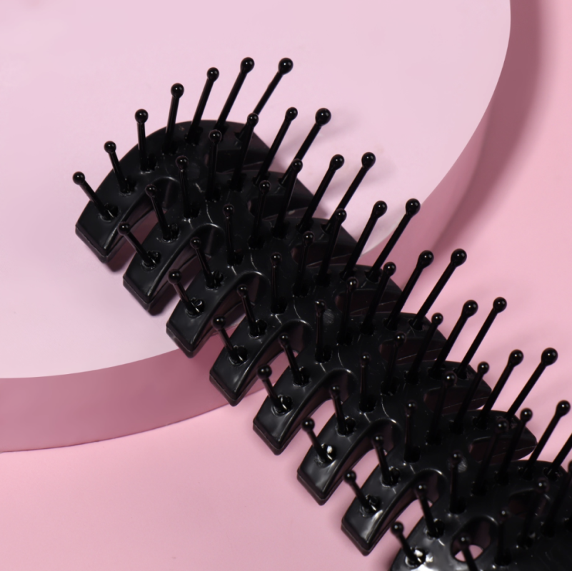 Расчёска массажная, вентилируемая, 3 x 19 см, цвет чёрный