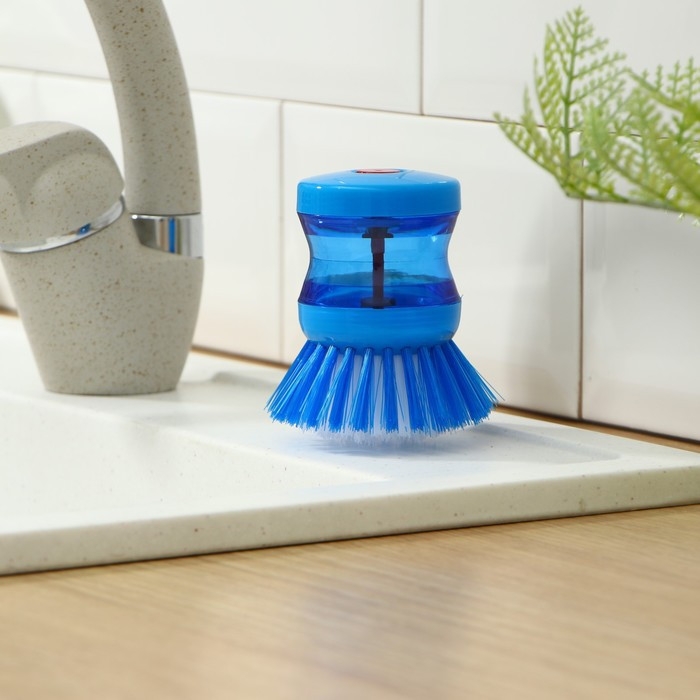 Щётка с дозатором для моющего средства Доляна, цвет синий Щётка с дозатором для моющего средства Доляна, цвет синий