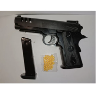 Игрушечный пистолет